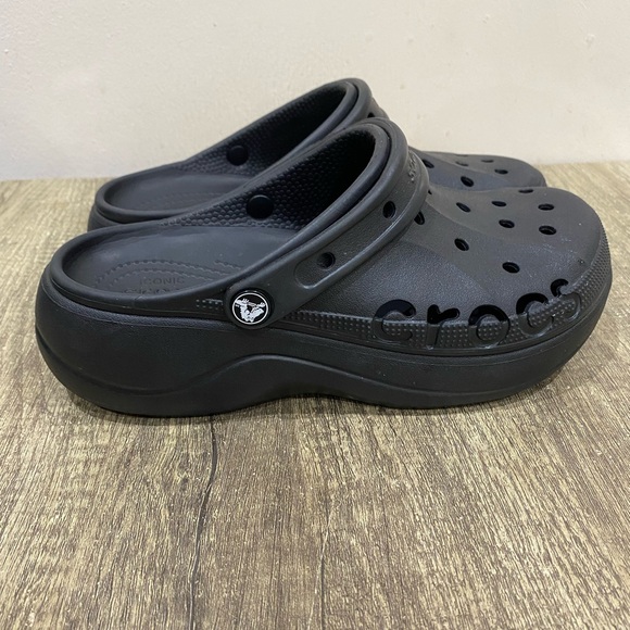 Crocs Unisex Black Rubber Slip-On Baya Platform Lined Clog Sandals W9 - Like New - Picture 5 of 8